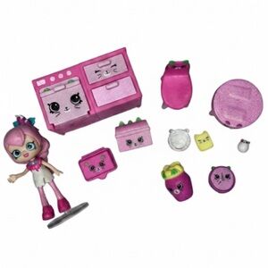 Shopkins Happy Places Exclusive Season 1 Lucy Smoothie Bundle-Pink Kitty Kitchen